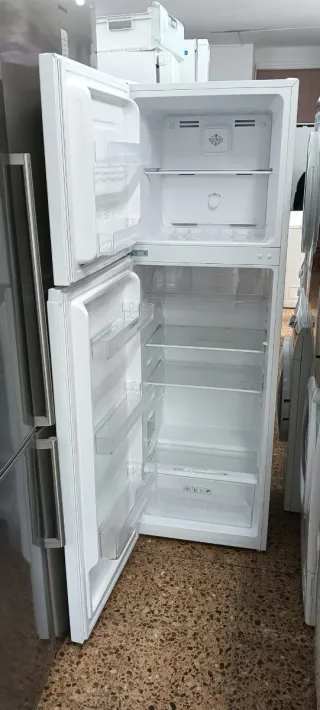 NEVERA PEQUEÑA CORBERO NO FROST ENERGÍA A+