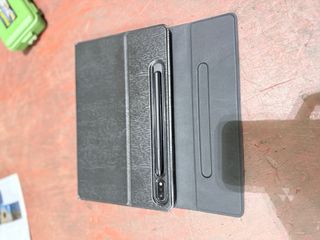 Samsung Tab S8 con funda y teclado