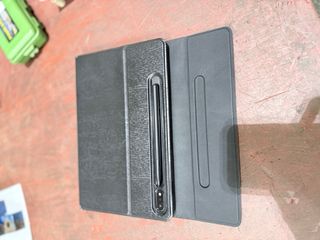Samsung Tab S8 con funda y teclado