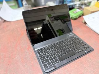 Samsung Tab S8 con funda y teclado