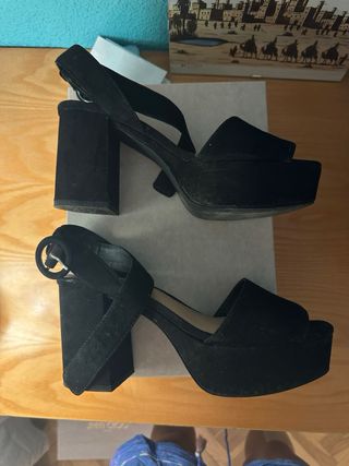 Tacones sandalias Pull&Bear negras