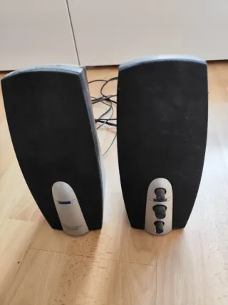 Altavoces YARCO PC Negros y Plateados + regalo