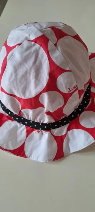 Cappellino Chicco pois rosso bianco