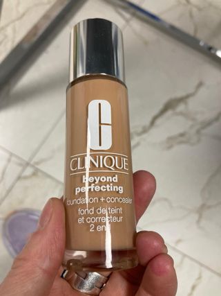 Clinique Beyond CN70. No negociable