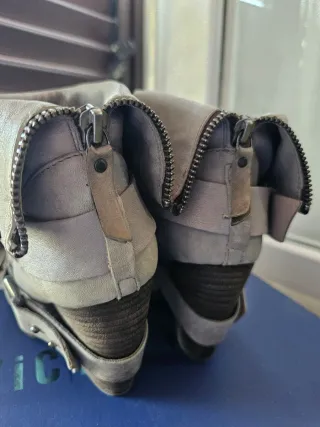 Vic Matié stivaletti grigi con fibbie