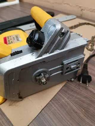 Motosierra Eléctrica 40cm 2000W