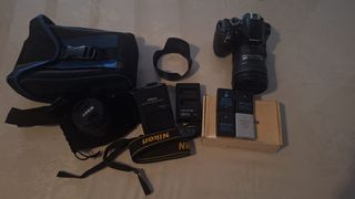 Cámara Nikon D3300 + objetivos 18-200 y 18-55 f3.5