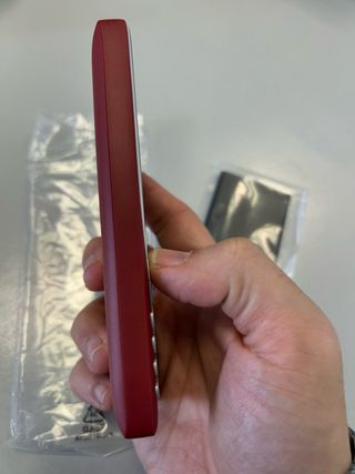 Teléfono Nokia 8210 4G granate.