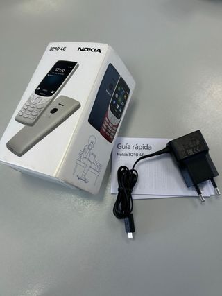 Teléfono Nokia 8210 4G granate.