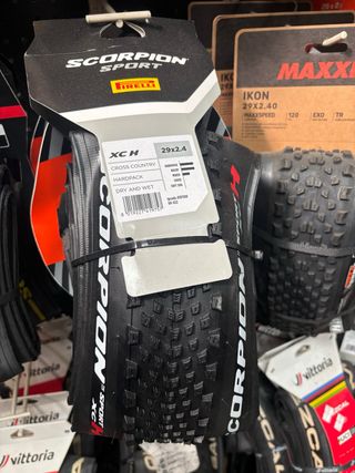 Cubierta Pirelli Scorpion XC H 29x2.4