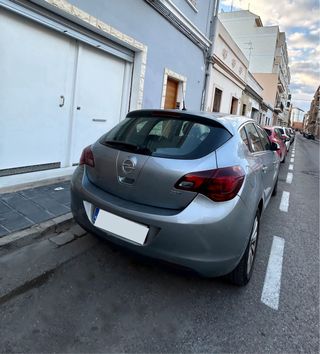 Opel Astra 1.7 CDTi Plata metalizado