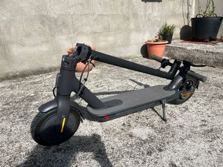 Patinete Xiaomi Mi Electric Scooter Essential