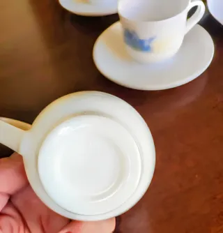Tazas de café de porcelana con flores