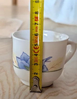 Tazas de café de porcelana con flores. ARCOPAL.