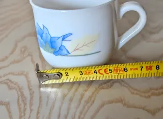 Tazas de café de porcelana con flores. ARCOPAL.