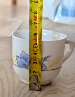 Tazas de café de porcelana con flores. ARCOPAL.