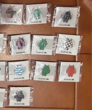 46 Pins Android MWC 2026 Colección Completa