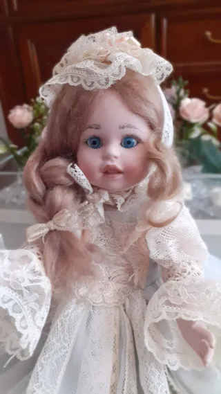 Bambola porcellana Le bambole di Arianna