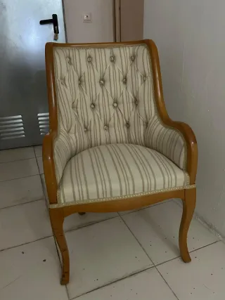 Butaca tapizada madera