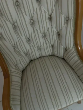 Butaca tapizada madera