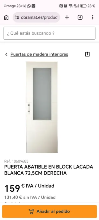 Puerta de cocina blanca con hueco para cristal