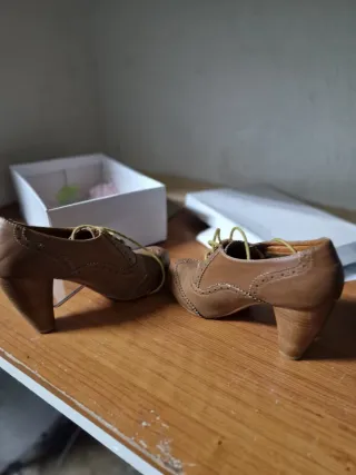 Zapato tacón mujer marrón