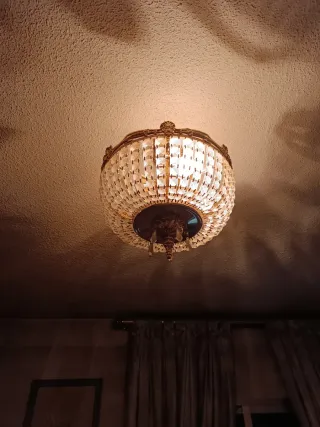 Lámpara de techo de cristal y metal