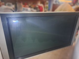 TV Plasma Hitachi 55” + Altavoces