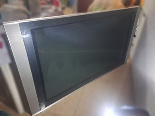 TV Plasma Hitachi 55” + Altavoces