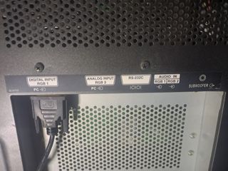 TV Plasma Hitachi 55” + Altavoces