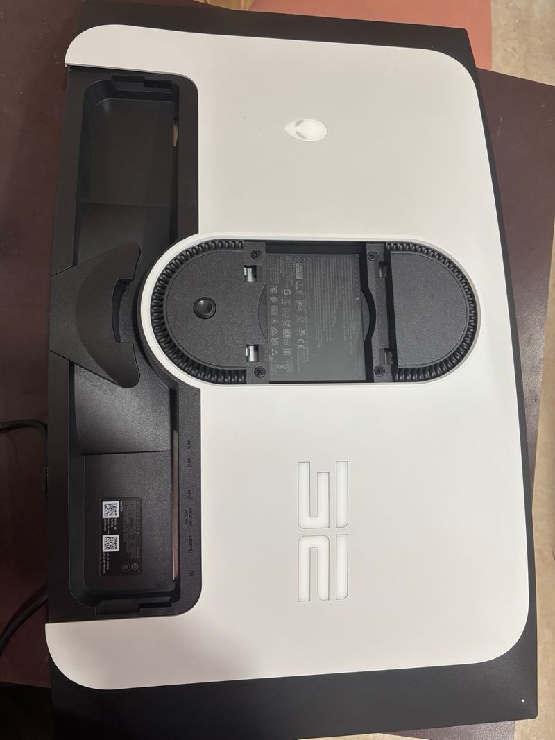 Monitor curvo Dell Alienware AW3225QF afbeelding 4