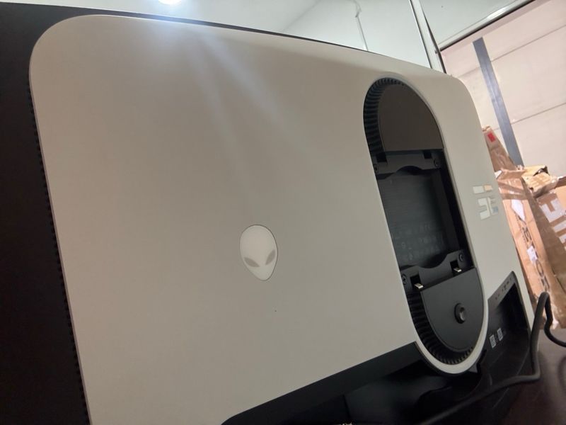 Monitor curvo Dell Alienware AW3225QF afbeelding 2