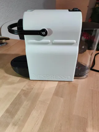 Cafetera Nespresso Inissia Krups Blanca