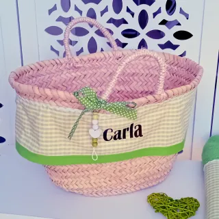 Capazo mimbre personalizado.