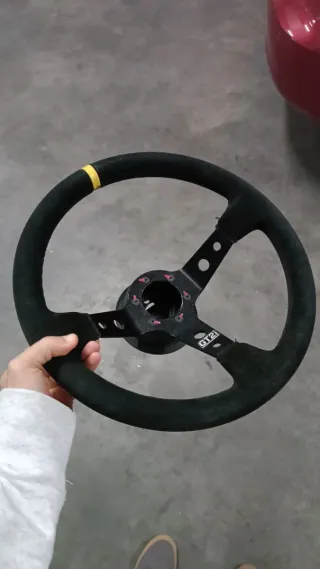Volante GT2i Desplazado