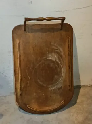 Camarera de madera para restaurar