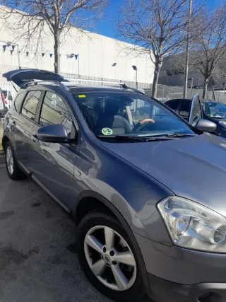 Nissan Qashqai+2 2010