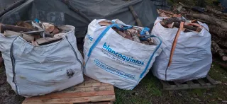 Leña para chimenea o barbacoa