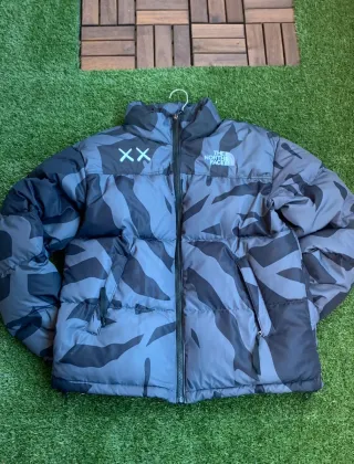 Chaqueta The North Face x Kaws