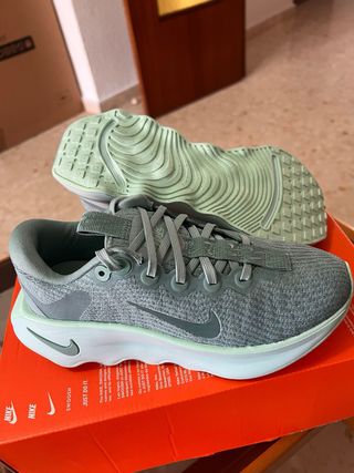 Zapatillas Nike Motiva