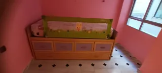 Cama infantil con cajones