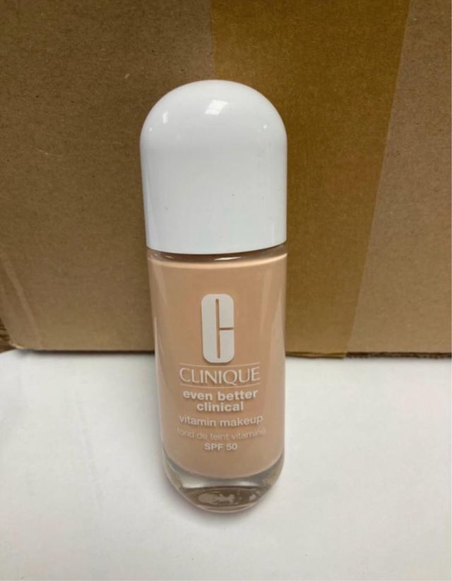 Clinique Even Clinical light cool 2. No negociable