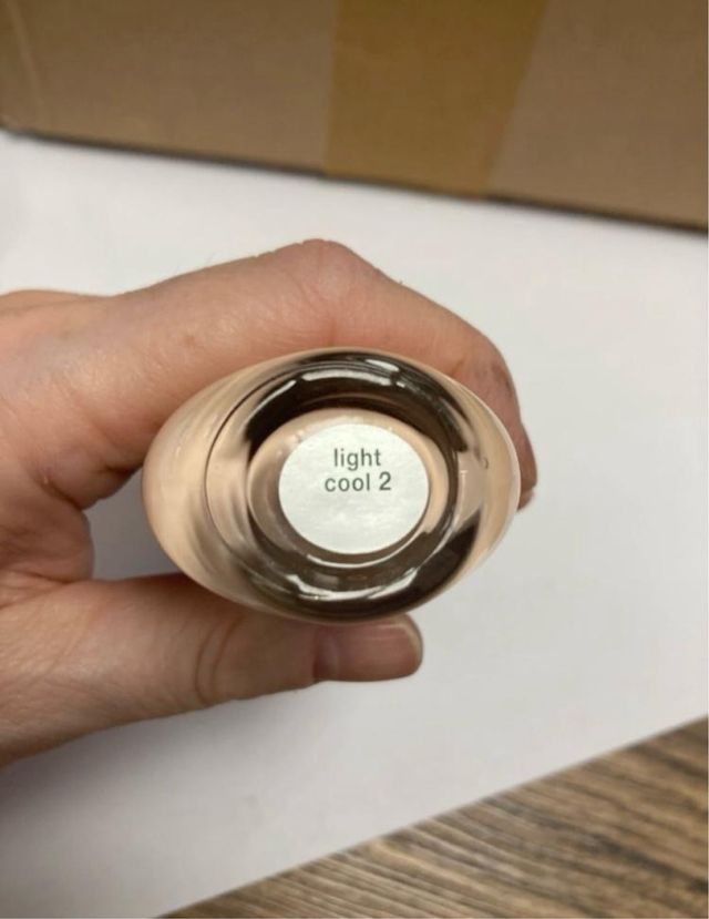 Clinique Even Clinical light cool 2. No negociable