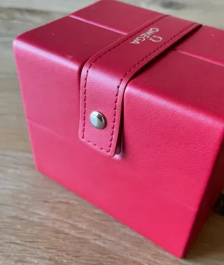 Estuche Caja Omega Roja