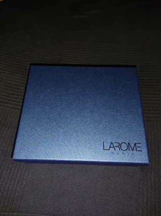 Estuche Colonia Larome Hombre.