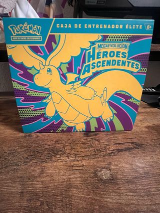 Caja Entrenador Élite Pokémon Héroes Ascendentes
