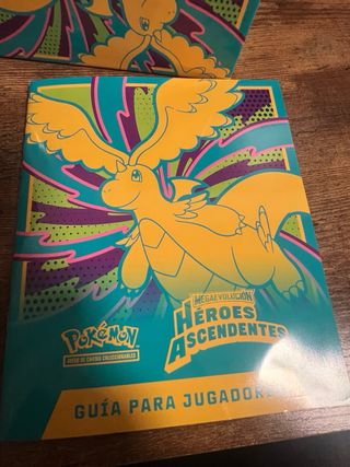 Caja Entrenador Élite Pokémon Héroes Ascendentes