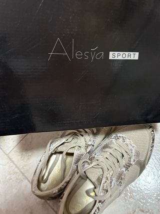 Sneakers beige e oro donna taglia 37