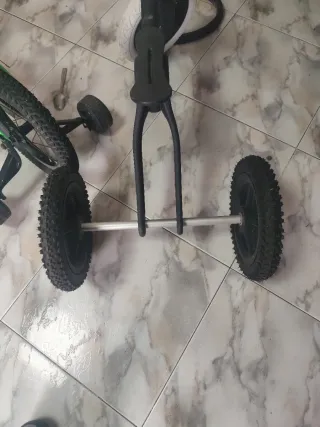 Triciclo infantil negro