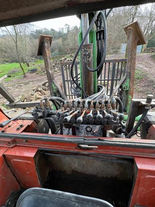 Tractor Fiat 130 90 con grúa homologada